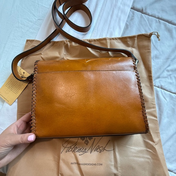 NWT Patricia Nash Brown Leather Crossbody Bag w/Floral Front - Picture 5 of 9